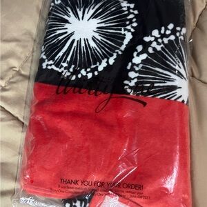 Thirty-One Black and Red Beach Towel